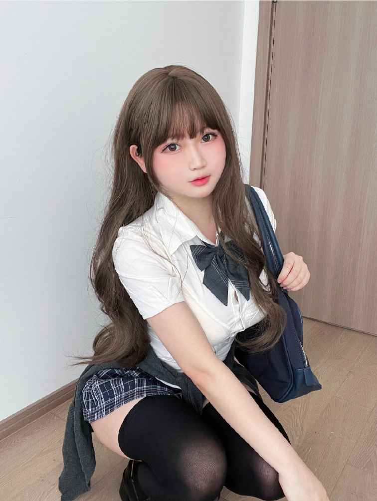 是依酱吖 – NO.074 学姐的日常 [35P3V-994M]
