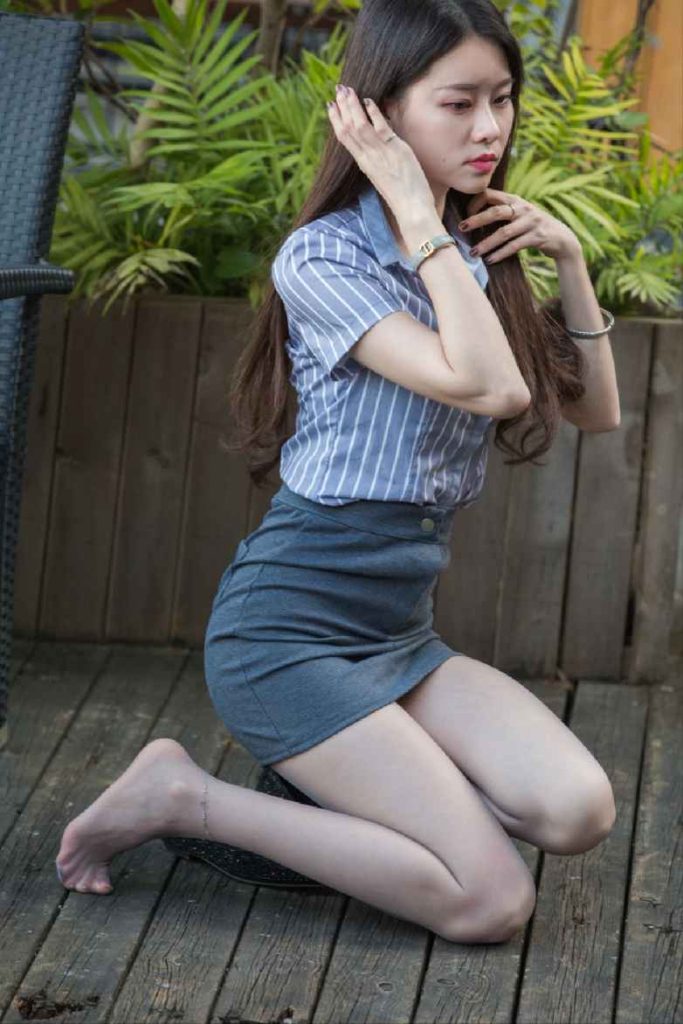 Sia不吃鱼 – OL丝袜长腿 [132P-1.73GB]