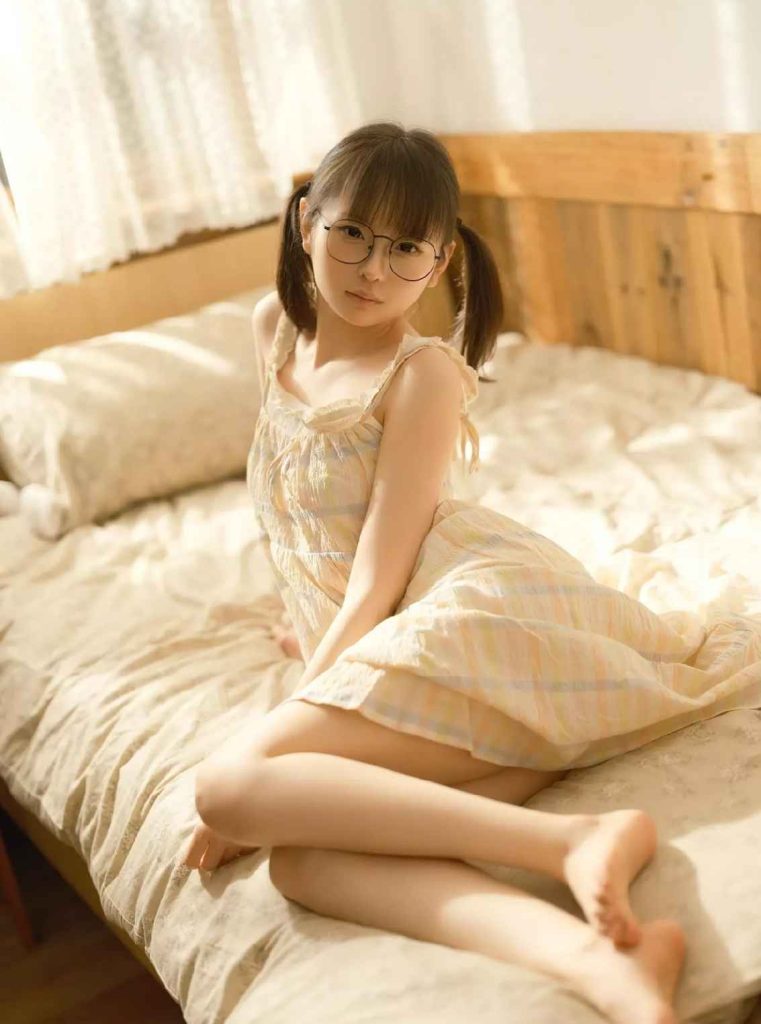 幼水铃衣 – 晨醒 [64P-165MB]