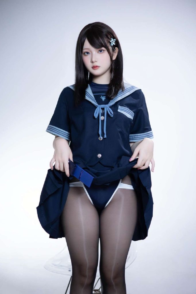 屿鱼 NO.033 竞泳 [28P 108MB]