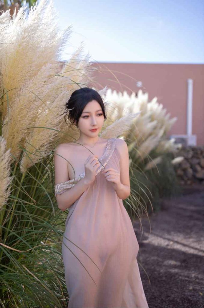 鱼子酱Fish –抹胸芦苇女人[101P/1.58GB]