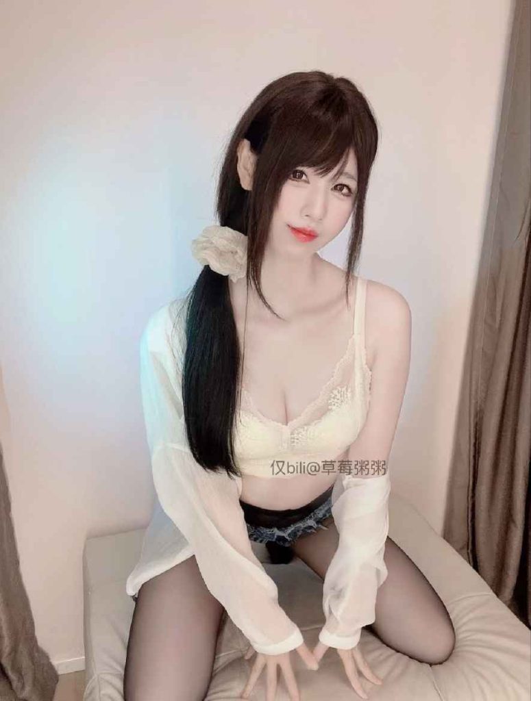 十万口草莓粥粥2024年09月舰长福利[227P7V-166MB]