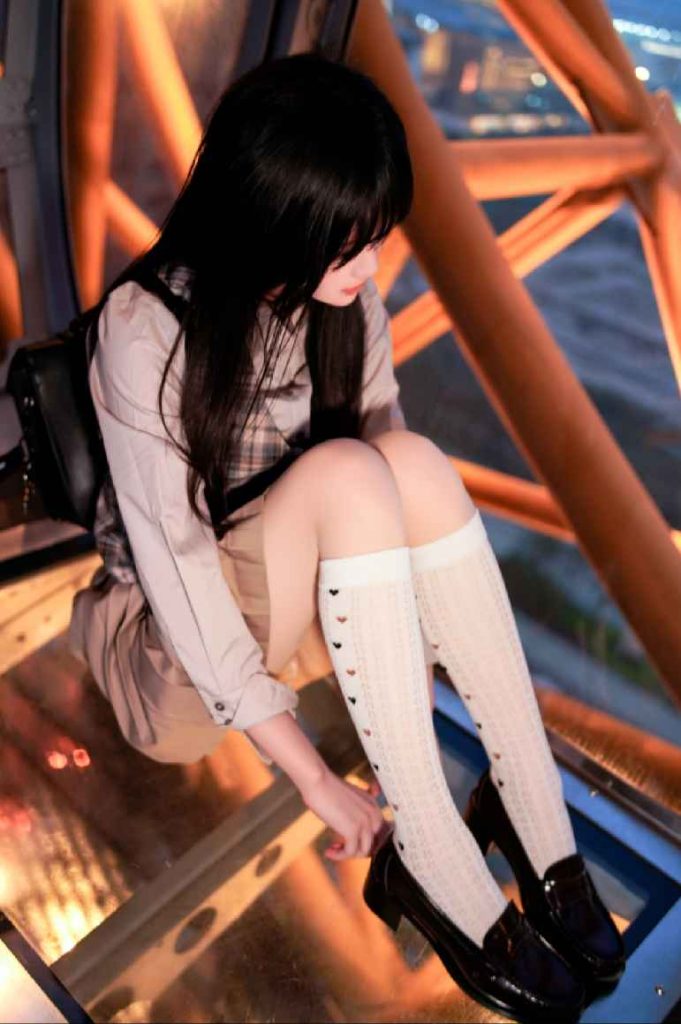 桜桃喵 – NO.199 制服摩天轮 [27P-667MB]