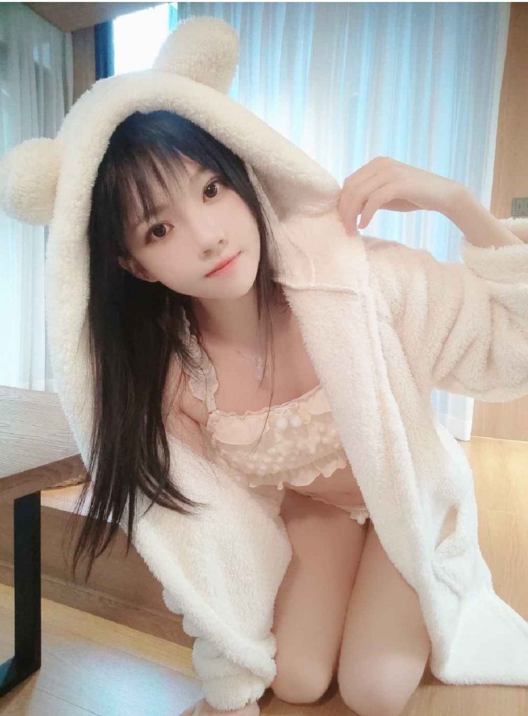 桜桃喵 – NO.200 糯米小圆子 [30P-152MB]