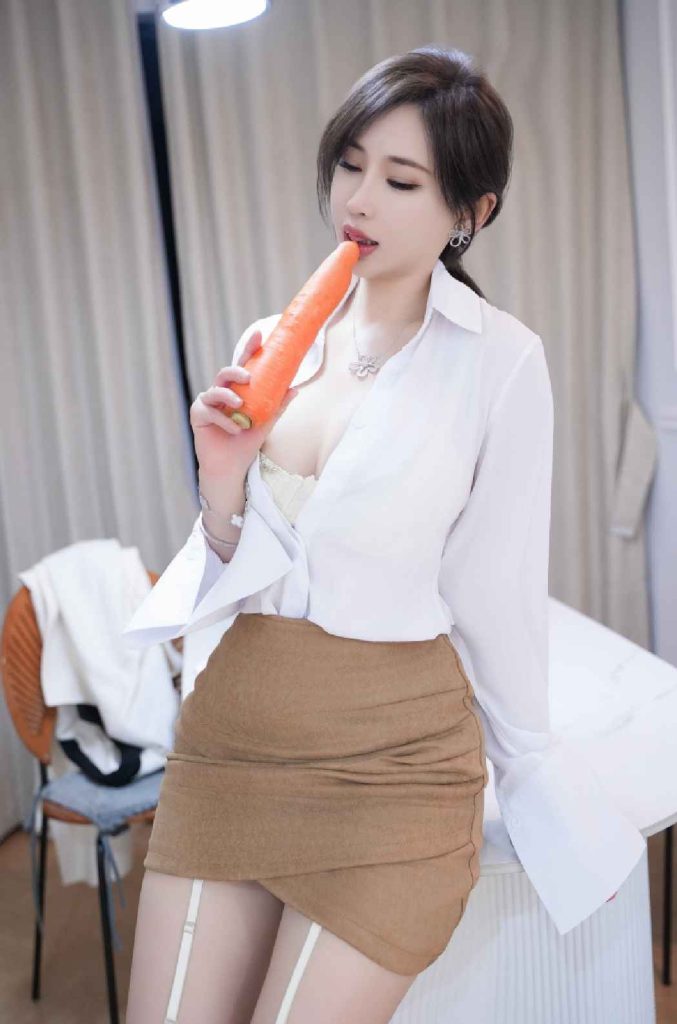 周妍希 – 白领买菜回家 [97P-461MB]