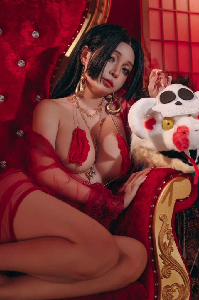 Umeko J –  Boa Hancock – One Piece[118P9V-1.91GB]
