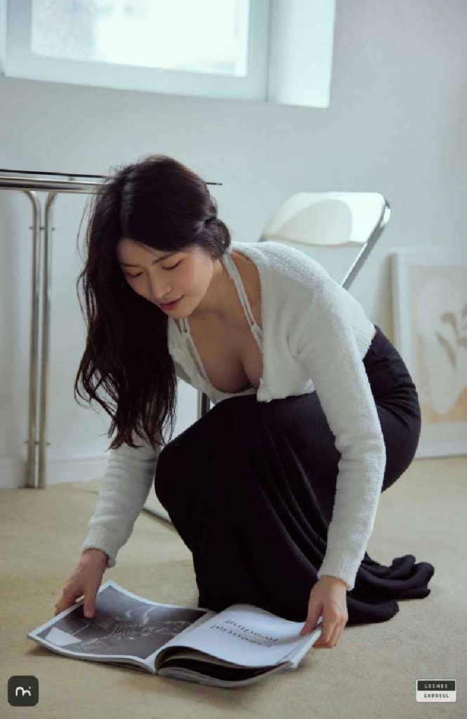 Min.E (민이) – NO.33 LEHF207 [60P-240MB]