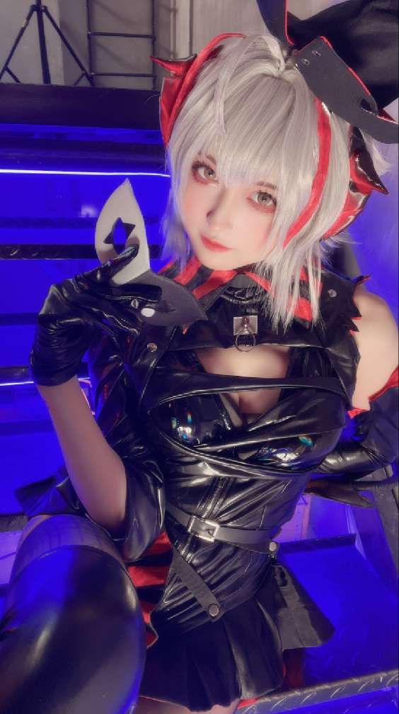 山崎雷纳 – W [33P-225MB]