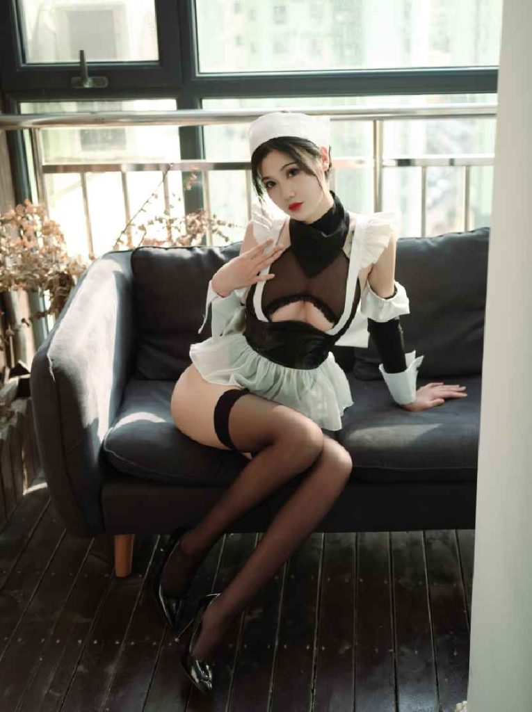 一米八的大梨子 NO.26 吊带袜女仆 [13P-41MB]