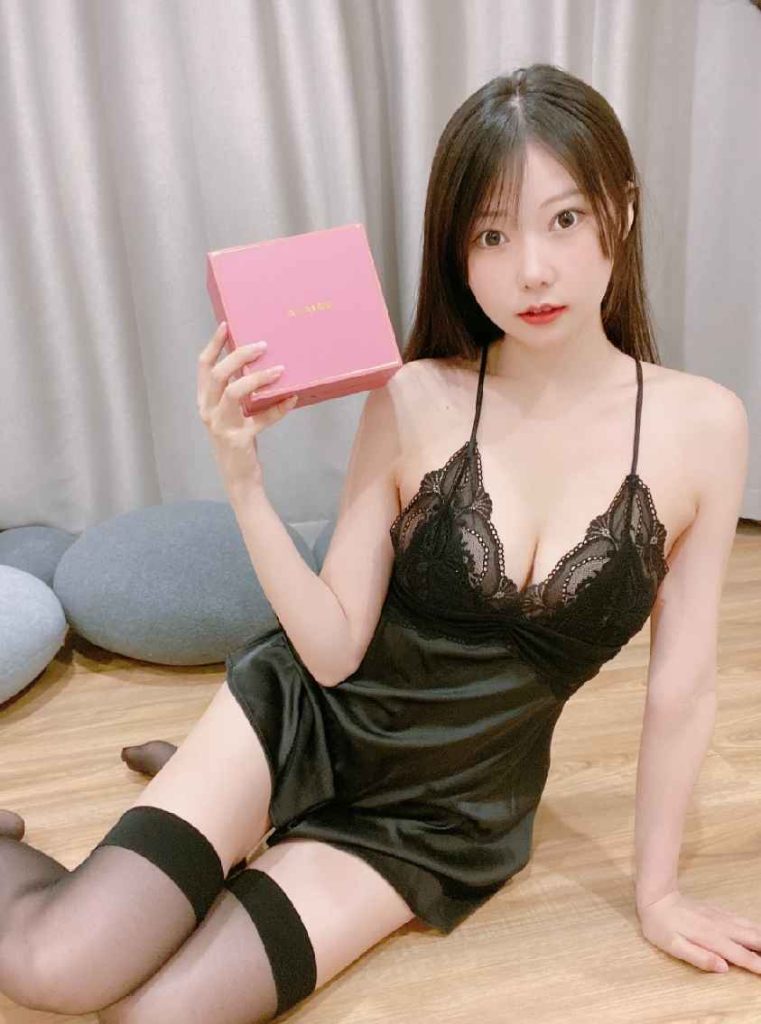 香草喵露露 NO.067 大象黑色吊带睡衣[25P-72MB]