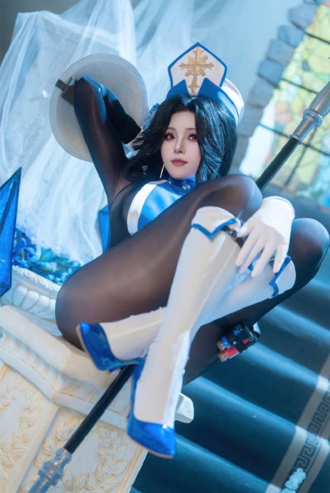 Natsuko夏夏子 – NO.85 NIKKE胜利女神 梅登·冰玫瑰 [71P-660MB]