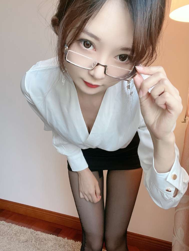 51酱 – NO.20 2023年01月真爱粉 [76P8V-436MB]